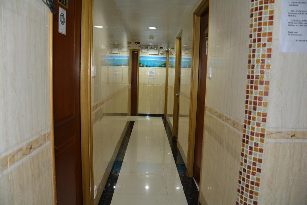Everest Guest House Хонконг Екстериор снимка