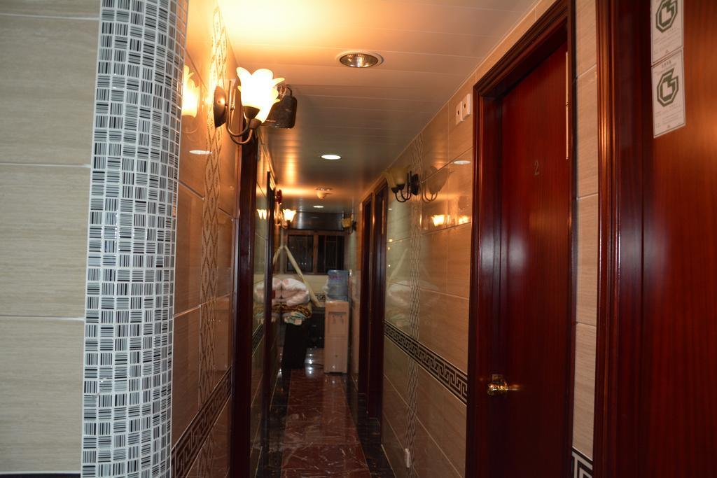 Everest Guest House Хонконг Екстериор снимка