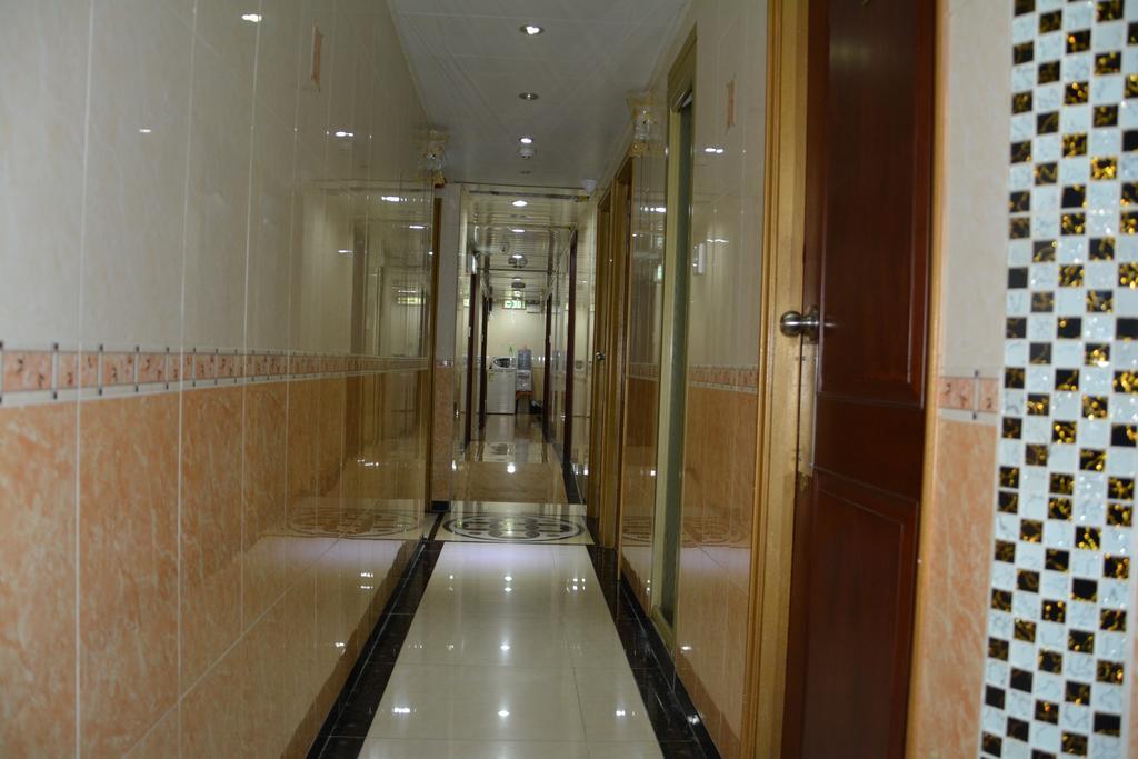 Everest Guest House Хонконг Екстериор снимка