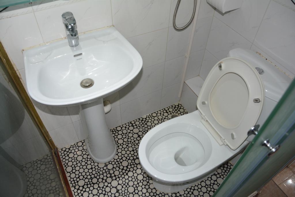Everest Guest House Хонконг Екстериор снимка