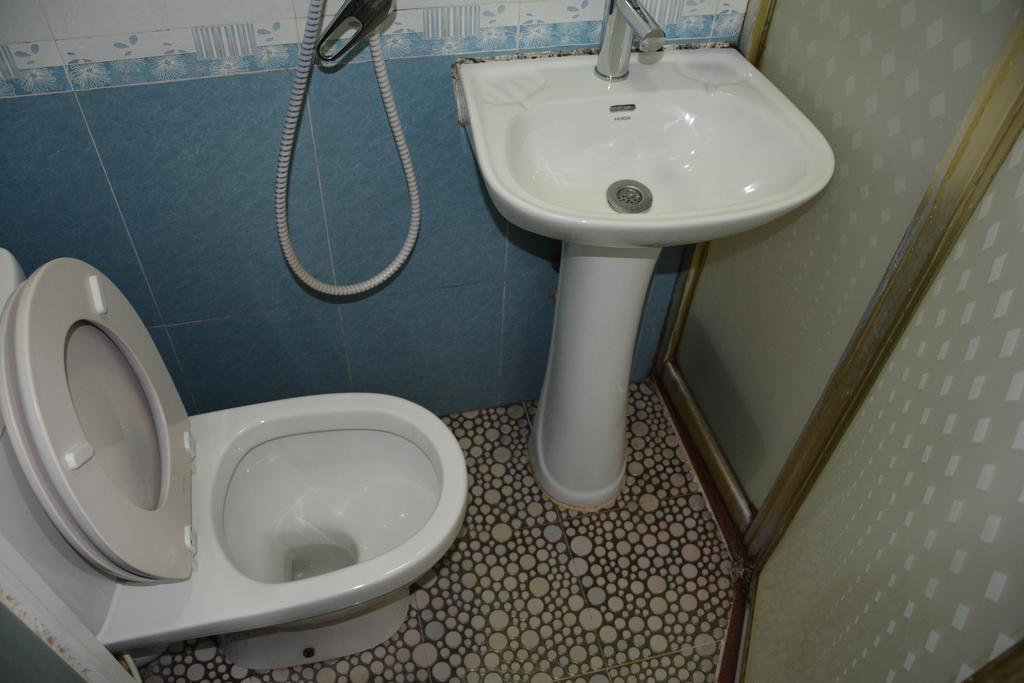 Everest Guest House Хонконг Екстериор снимка